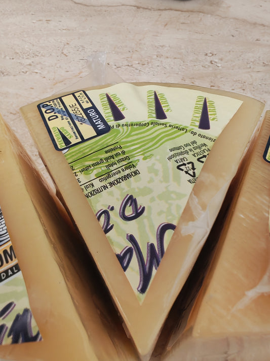 Fromage de brebis pecorino sarde Mature